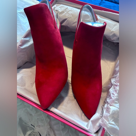 Vince Camuto Shoes - VINCE CAMUTO • Red Suede Heel Bootie • 7M •